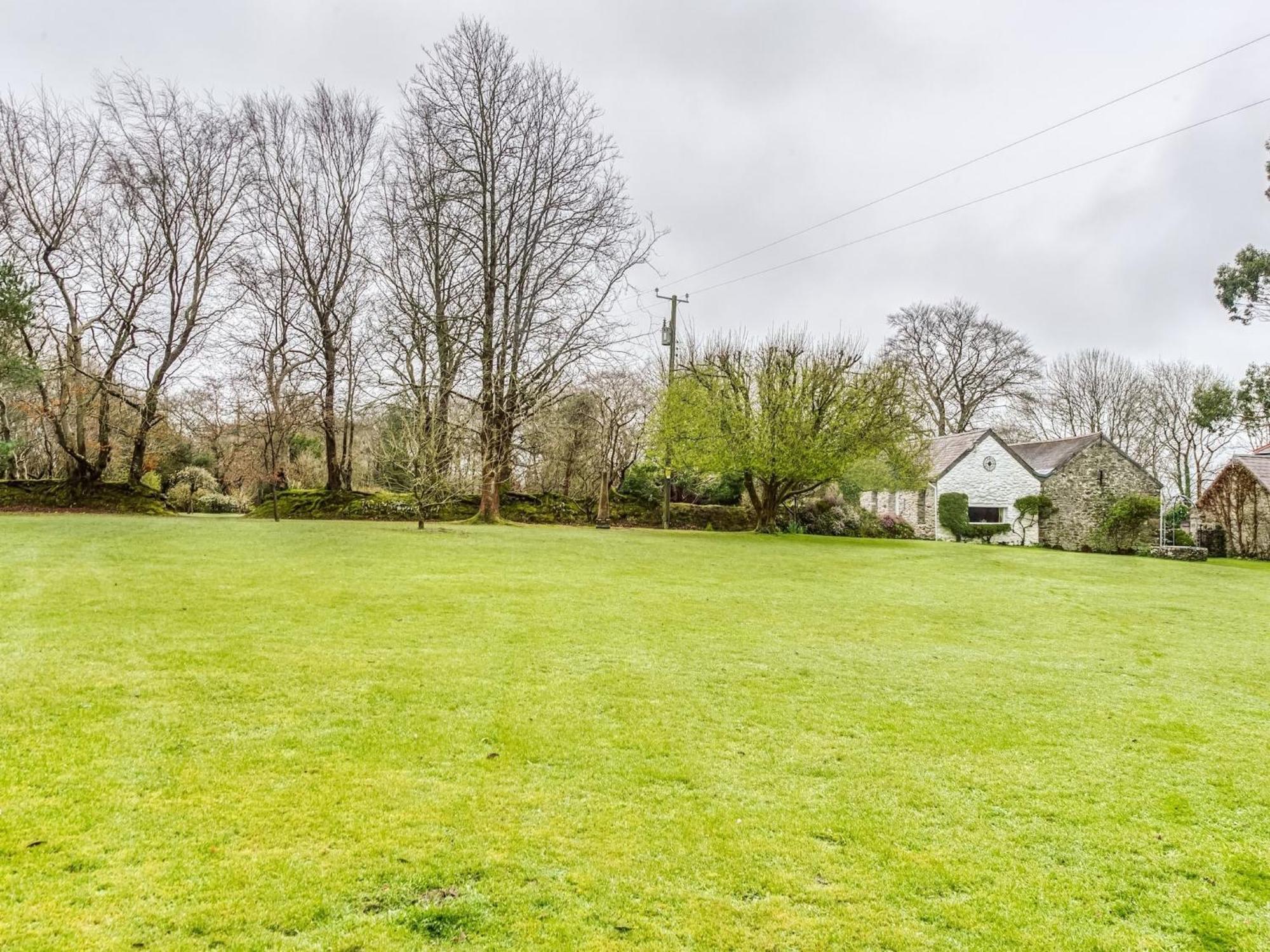 Secluded Holiday Home In Ceredigion With Garden Pennant  エクステリア 写真