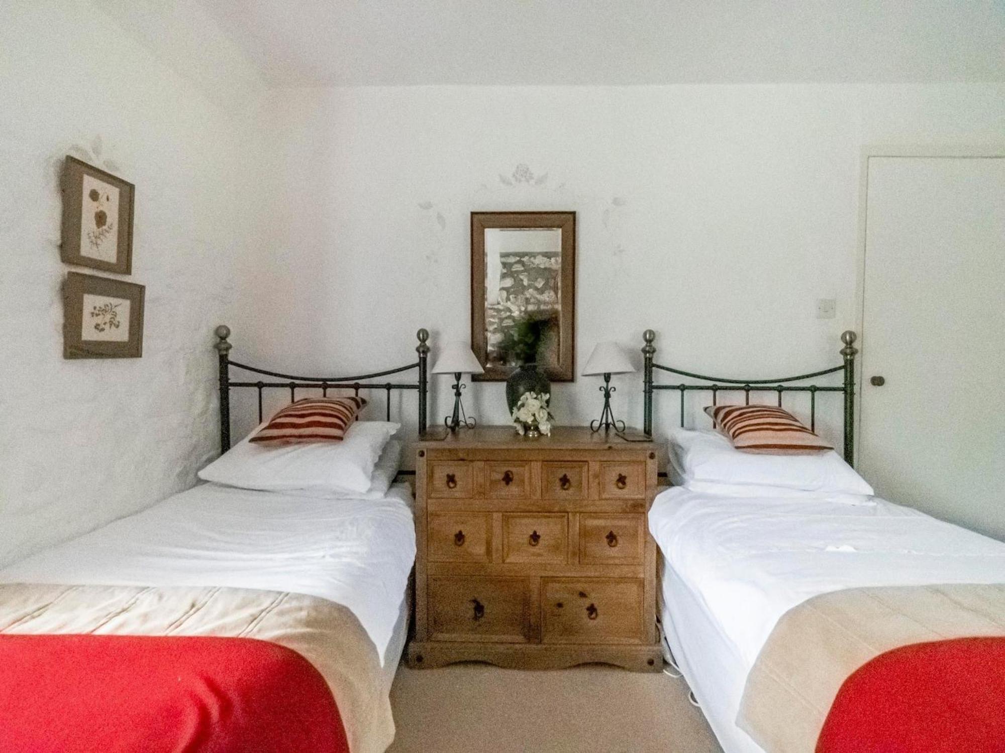 Secluded Holiday Home In Ceredigion With Garden Pennant  エクステリア 写真