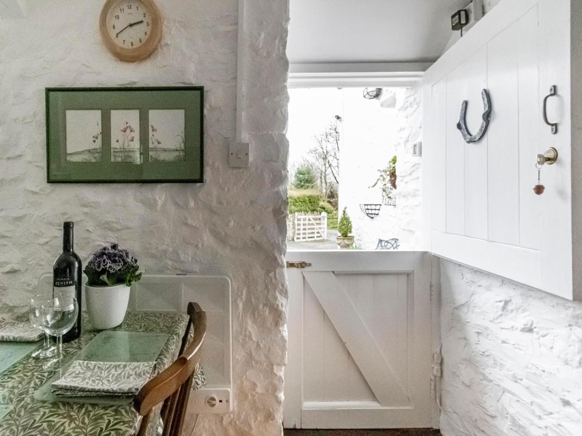 Secluded Holiday Home In Ceredigion With Garden Pennant  エクステリア 写真