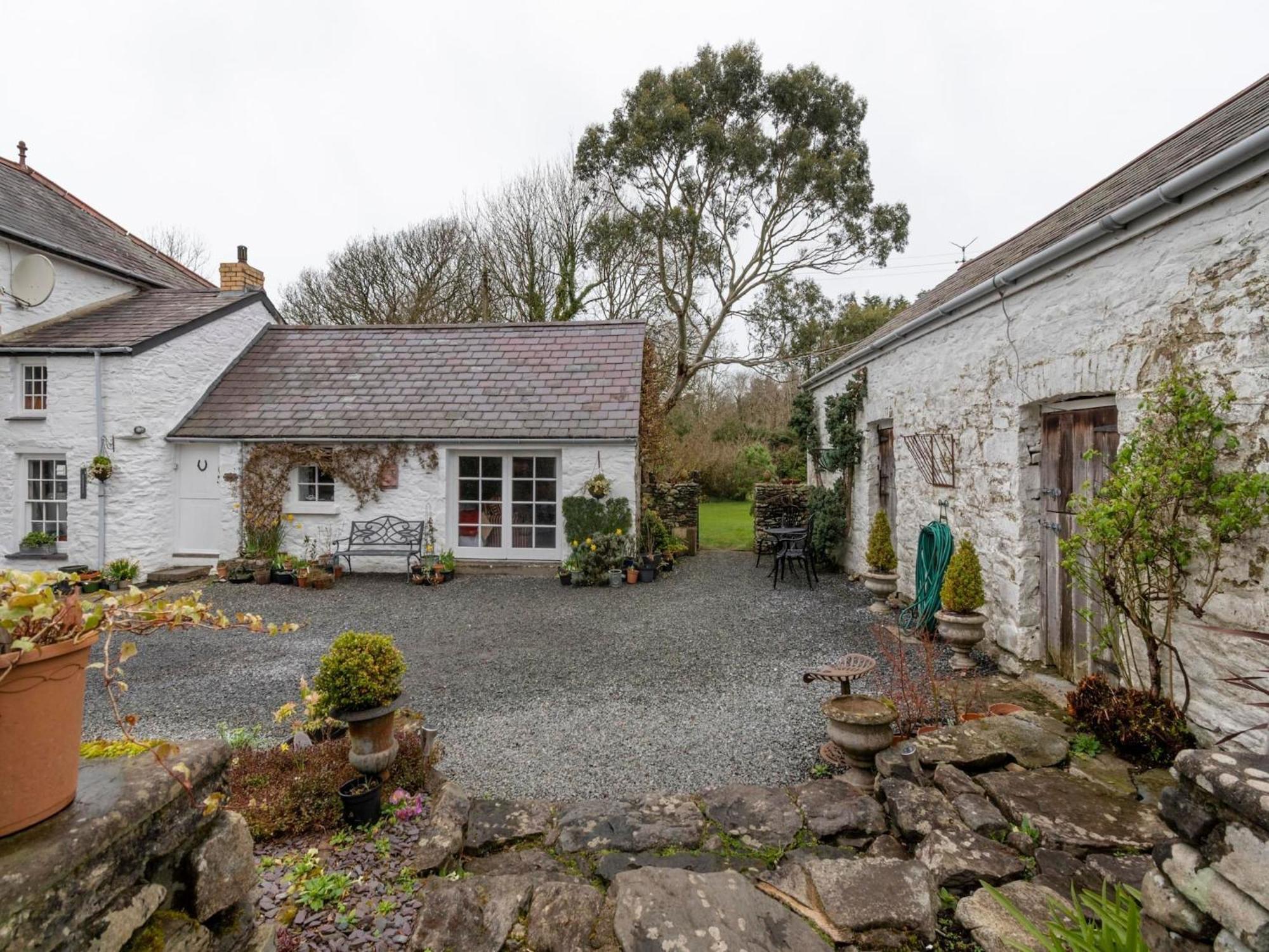 Secluded Holiday Home In Ceredigion With Garden Pennant  エクステリア 写真