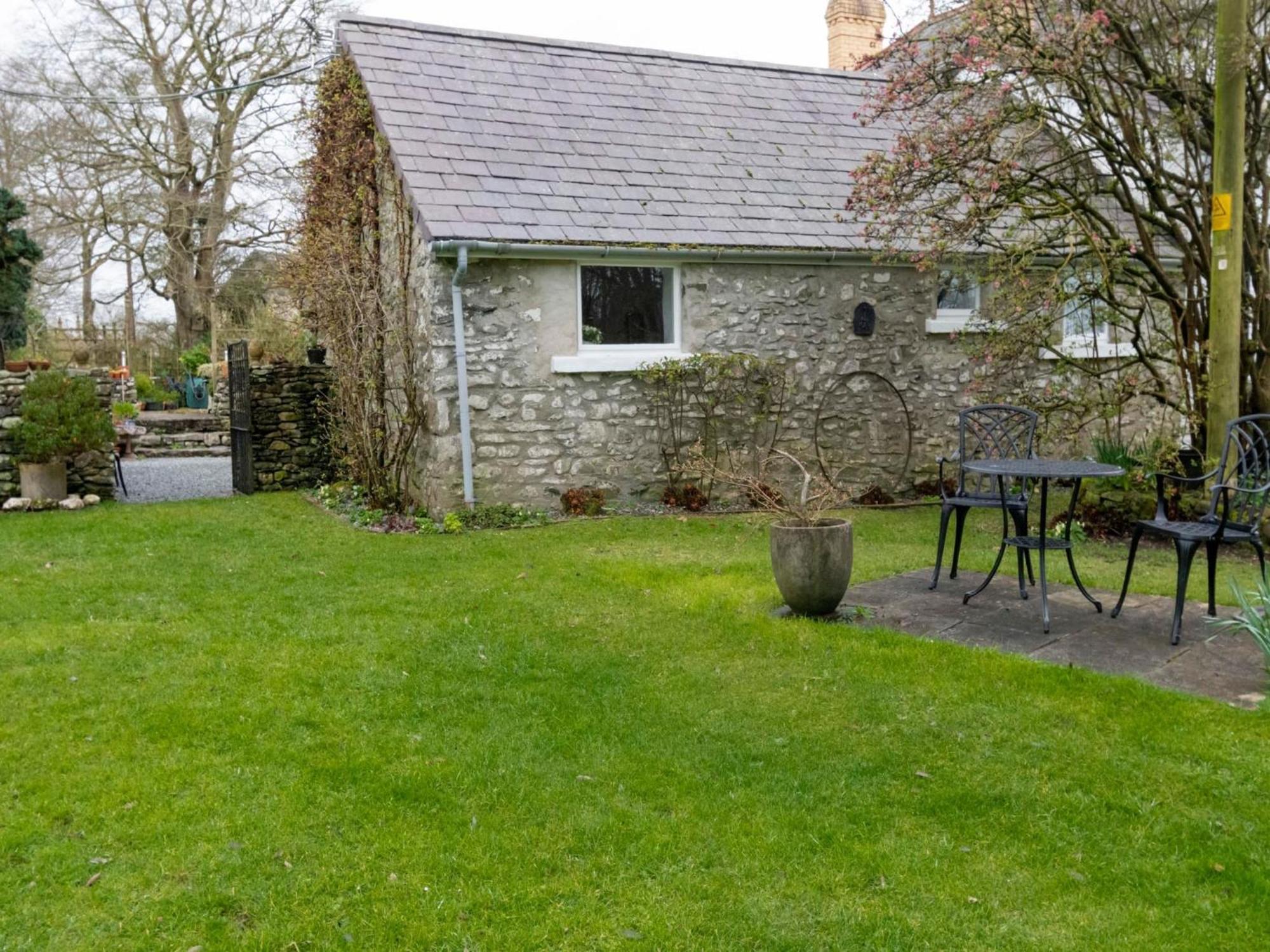 Secluded Holiday Home In Ceredigion With Garden Pennant  エクステリア 写真